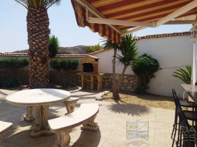 Villa Campanula : Resale Villa for Sale in Arboleas, Almería