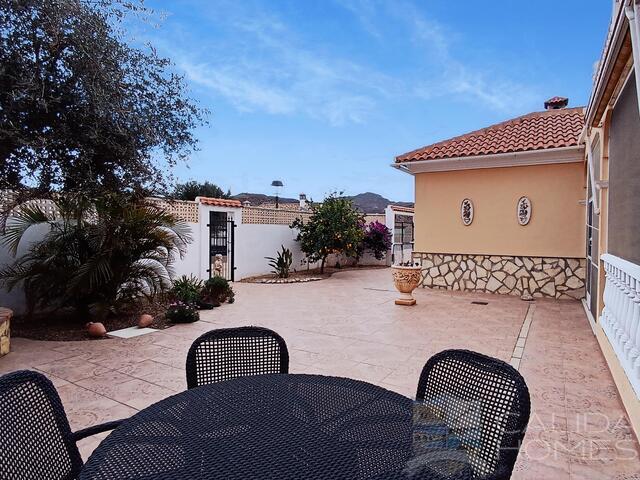 Villa Candela: Revente Villa à vendre dans Arboleas, Almería