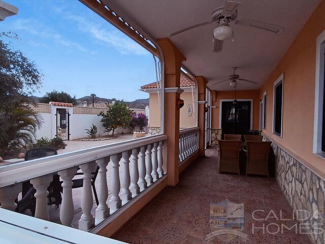 Villa Candela: Herverkoop Villa te Koop in Arboleas, Almería