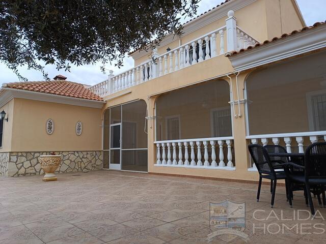 Villa Candela: Herverkoop Villa te Koop in Arboleas, Almería