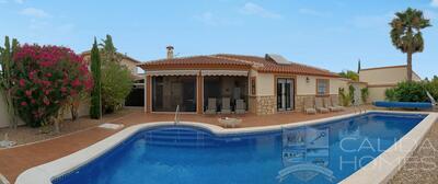 Villa Cariad: Resale Villa in Arboleas, Almería