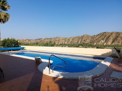 Villa Cariad: Resale Villa in Arboleas, Almería