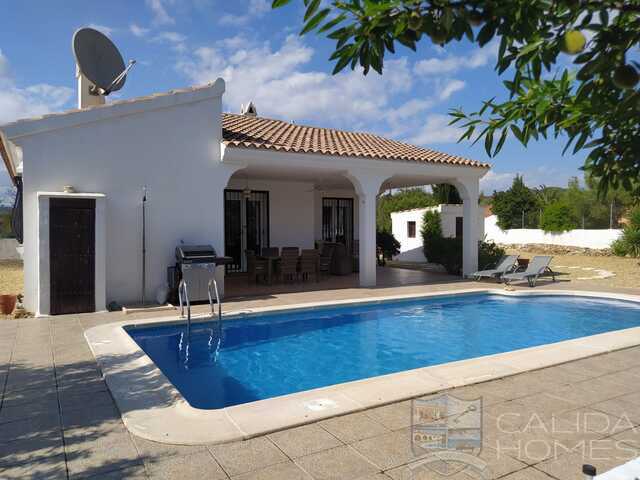 Villa Carob : Resale Villa for Sale in Arboleas, Almería