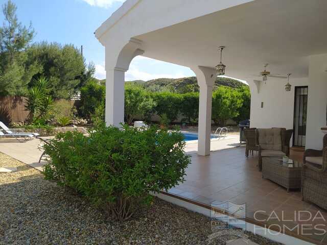Villa Carob : Resale Villa for Sale in Arboleas, Almería
