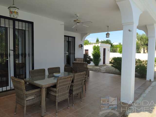 Villa Carob : Resale Villa for Sale in Arboleas, Almería