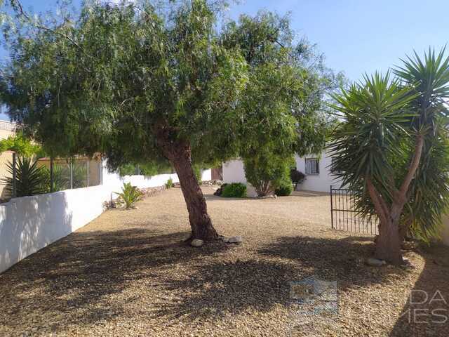 Villa Carob : Resale Villa for Sale in Arboleas, Almería