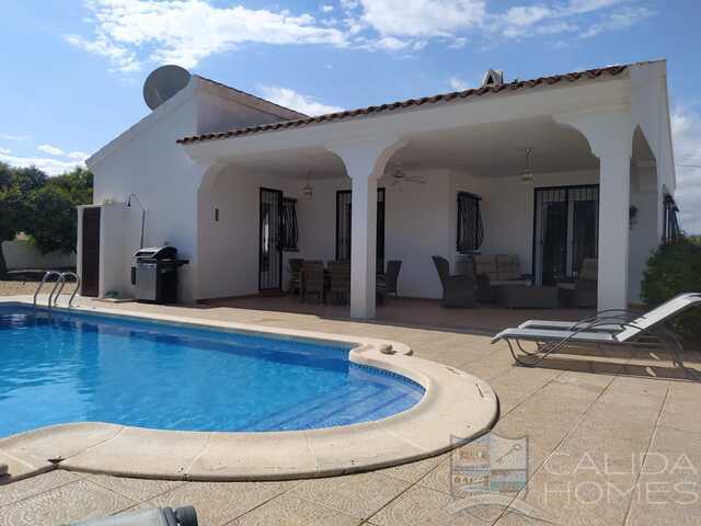 Villa Carob : Resale Villa for Sale in Arboleas, Almería