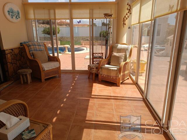 Villa Cereza: Resale Villa for Sale in Arboleas, Almería