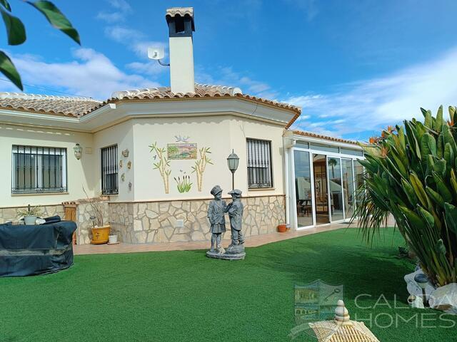 Villa Cereza: Herverkoop Villa te Koop in Arboleas, Almería