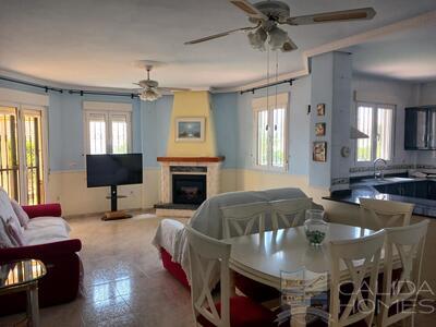 Villa Cerezaa: Resale Villa in Arboleas, Almería