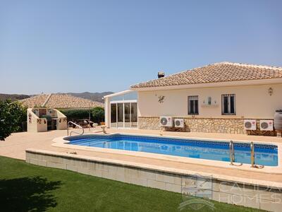 Villa Cerezaa: Resale Villa in Arboleas, Almería