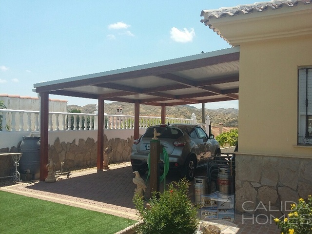 Villa Fern: Resale Villa for Sale in Arboleas, Almería