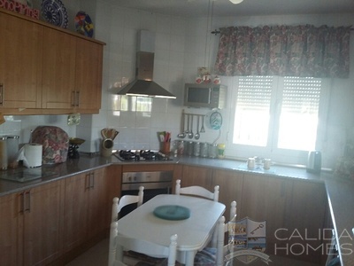Villa Fern: Resale Villa in Arboleas, Almería