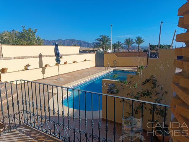 Villa Charo: Revente Villa à vendre dans Burjulu, Almería