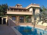 Villa Charo: Resale Villa in Burjulu, Almería