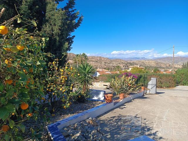 Villa Cherry: Herverkoop Villa te Koop in Arboleas, Almería