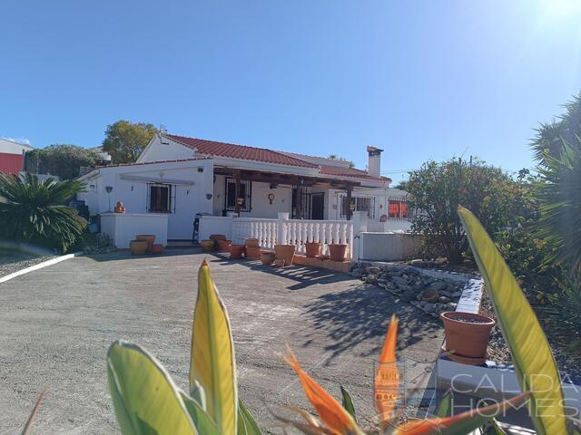 Villa Cherry: Herverkoop Villa te Koop in Arboleas, Almería