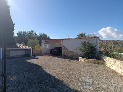 Villa Cherry: Resale Villa in Arboleas, Almería