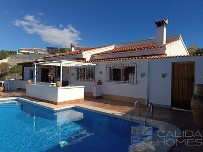 Villa Cherry: Resale Villa in Arboleas, Almería