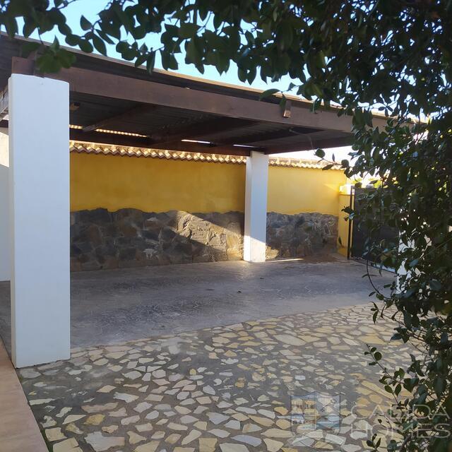 Villa Honeysuckle 1: Resale Villa for Sale in Arboleas, Almería