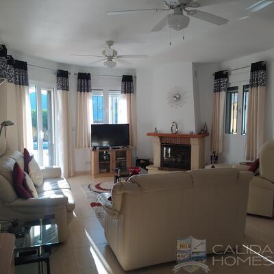 Villa Honeysuckle 1: Resale Villa in Arboleas, Almería