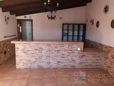 Villa Cinta: Resale Villa in Arboleas, Almería
