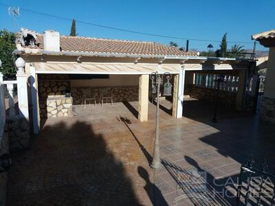 Villa Cinta: Resale Villa in Arboleas, Almería