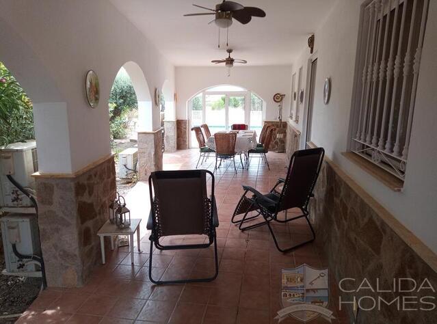 Villa Clivia: Resale Villa for Sale in Arboleas, Almería