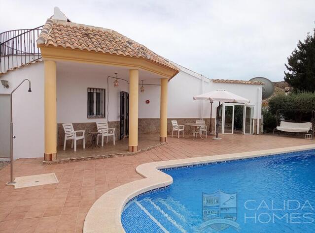Villa Clivia: Resale Villa for Sale in Arboleas, Almería