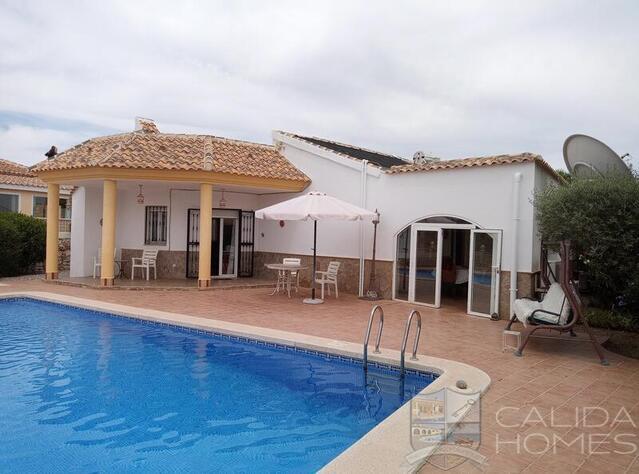 Villa Clivia: Resale Villa for Sale in Arboleas, Almería