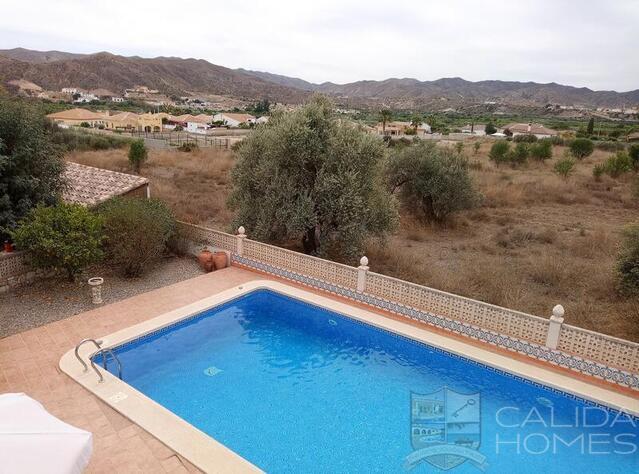 Villa Clivia: Resale Villa for Sale in Arboleas, Almería