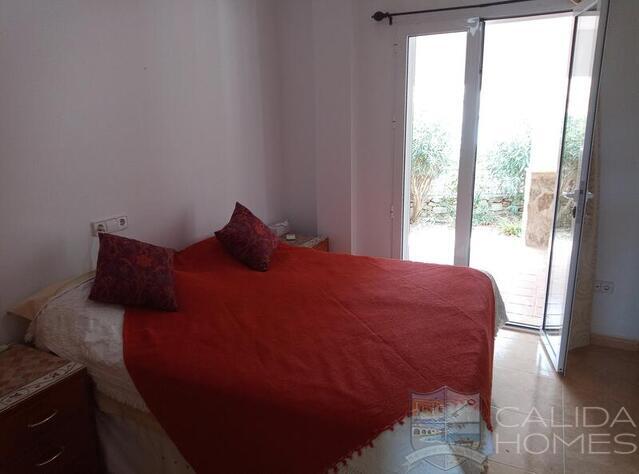 Villa Clivia: Resale Villa for Sale in Arboleas, Almería