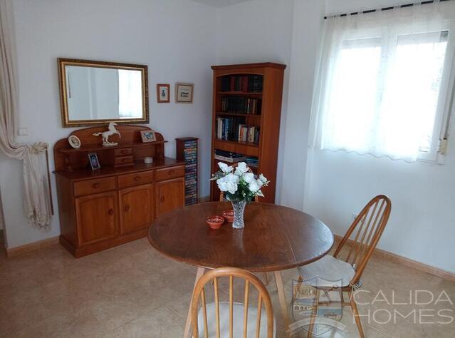 Villa Clivia: Resale Villa for Sale in Arboleas, Almería