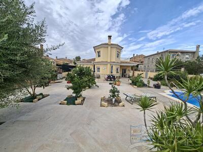 Villa Conchi: Resale Villa in Arboleas, Almería