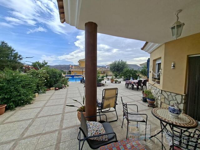 Villa Conchi: Resale Villa for Sale in Arboleas, Almería
