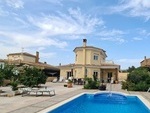 Villa Conchi: Resale Villa for Sale in Arboleas, Almería