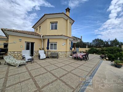 Villa Conchi: Resale Villa in Arboleas, Almería
