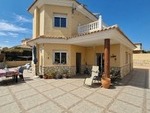 Villa Conchi: Resale Villa for Sale in Arboleas, Almería