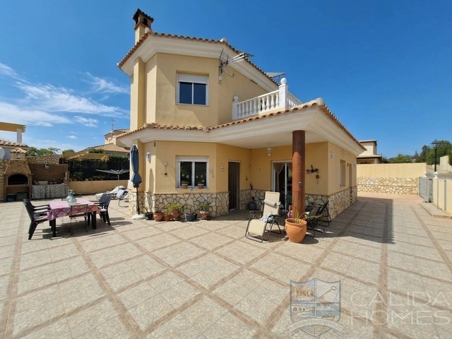 Villa Conchi: Resale Villa for Sale in Arboleas, Almería