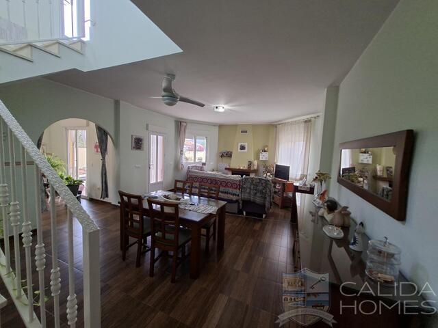 Villa Conchi: Resale Villa for Sale in Arboleas, Almería