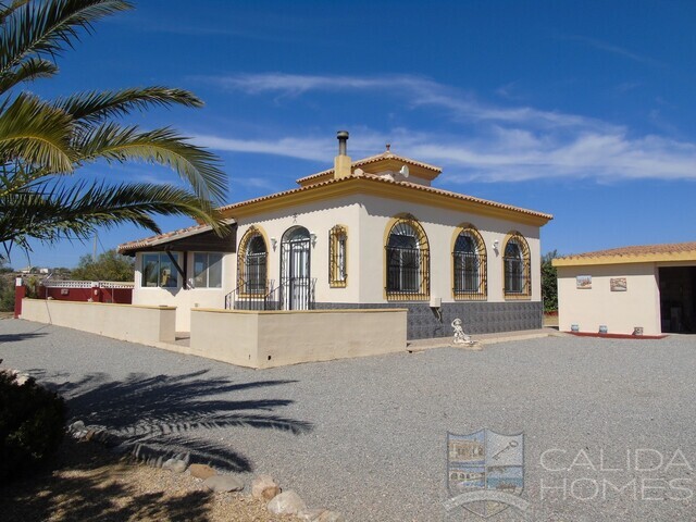 Villa Crimson: Resale Villa for Sale in Albox, Almería