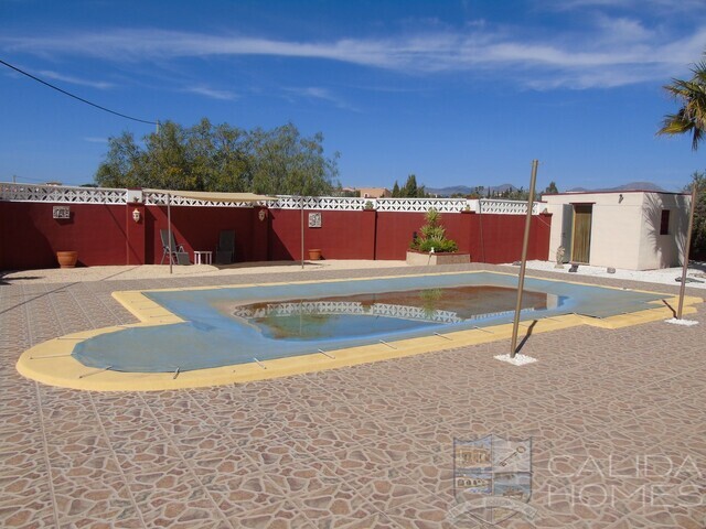 Villa Crimson: Resale Villa for Sale in Albox, Almería