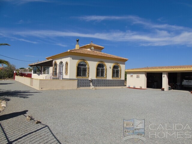 Villa Crimson: Resale Villa for Sale in Albox, Almería