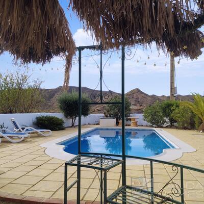 Villa Crystal : Resale Villa in Arboleas, Almería