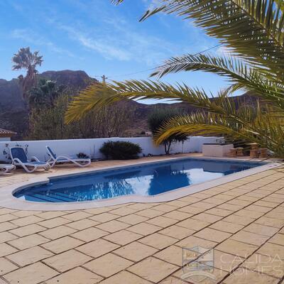 Villa Crystal : Resale Villa in Arboleas, Almería