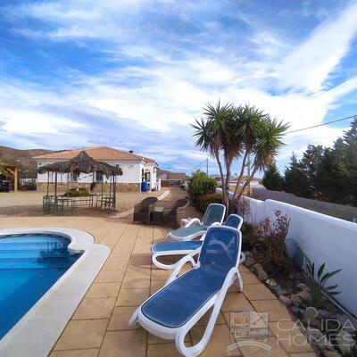 Villa Crystal : Resale Villa in Arboleas, Almería