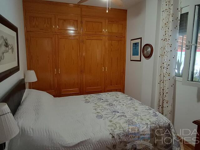 Villa Cuca: Resale Villa for Sale in Arboleas, Almería