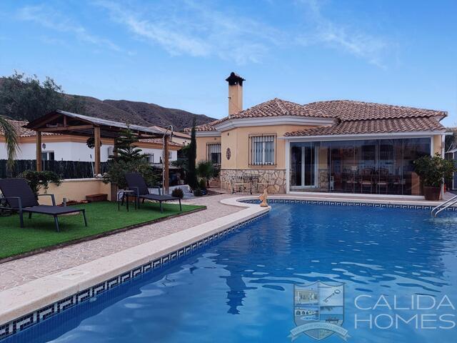 Villa Cuca: Herverkoop Villa te Koop in Arboleas, Almería