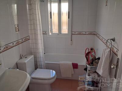 Villa Cupida: Resale Villa in Arboleas, Almería