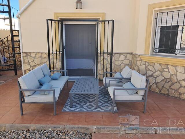 Villa Cupida: Resale Villa for Sale in Arboleas, Almería